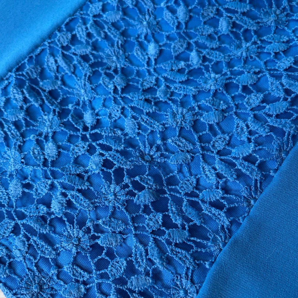 Karl Lagerfeld Vibrant Blue Lace Women's Blouse Size L Pearl Button Designer - Picture 4 of 9